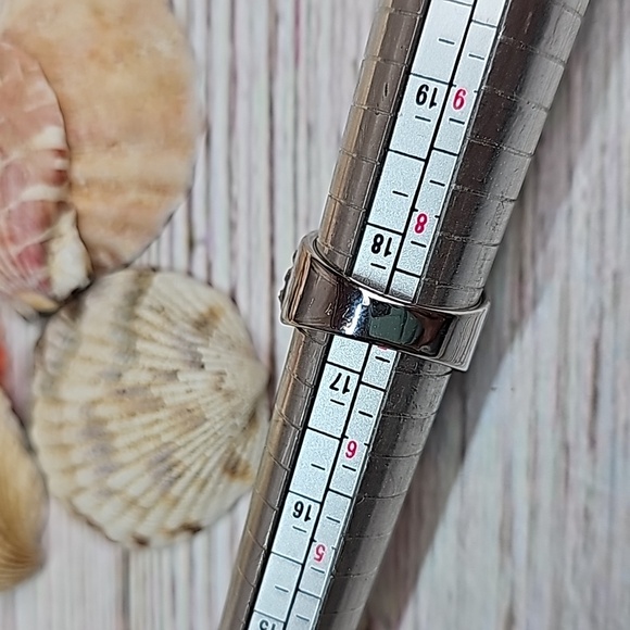 NEW WHITE ZIRCON CIGAR BAND FASHION RING - Picture 10 of 10